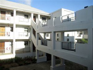 2 Bed Flat in Admirals Park