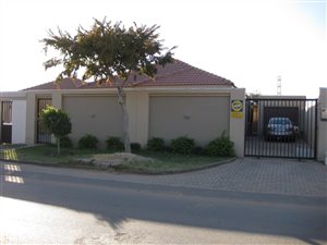 3 Bed House in Goudrand