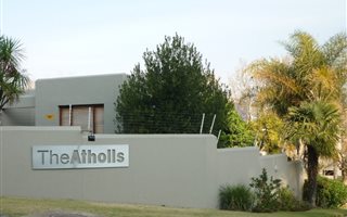 1 Bedroom Cluster in Atholl