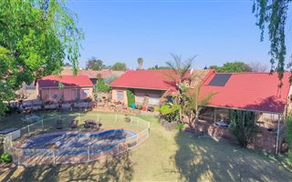 4 Bedroom House in Tasbet Park