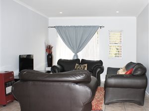 2 Bed Apartment in Brackenfell Central
