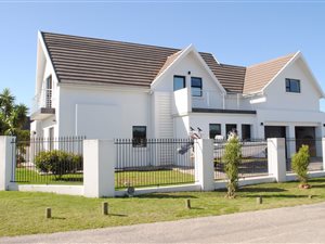 3 Bedroom House in St Francis Bay Canals