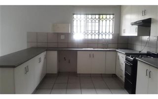 1 Bedroom Garden Cottage in Bromhof