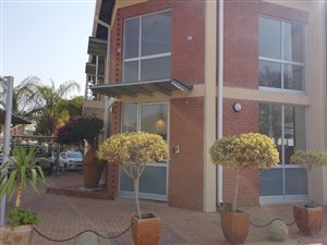 380 m² Office Space in Bendor Park