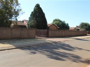3 Bed House in Meyerton Park