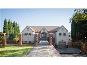 4 Bed House in Waterkloof Ridge