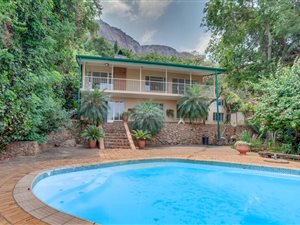 3 Bed House in Kosmos