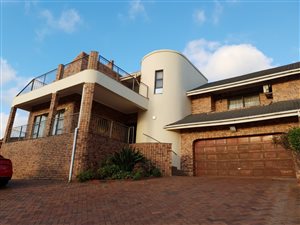 4 Bed House in Clare Hills
