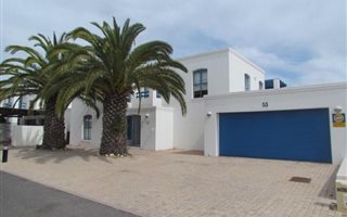 4 Bedroom House in Paradise Beach
