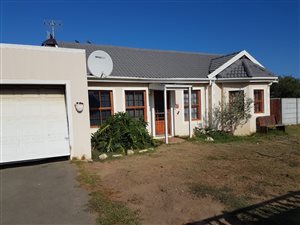 3 Bed House in Gordons Bay Central
