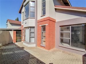 3 Bed Townhouse in Universitas