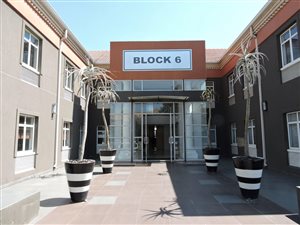 80 m² Commercial space in Fourways