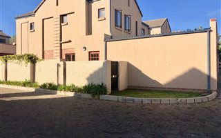 3 Bedroom Duplex in Olympus