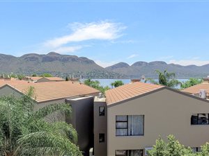 2 Bed Apartment in Hartbeespoort Dam