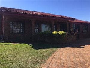 4 Bed House in Burlington Heights