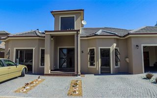 5 Bedroom House in Big Bay
