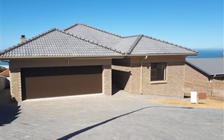 3 Bedroom House in Dana Bay