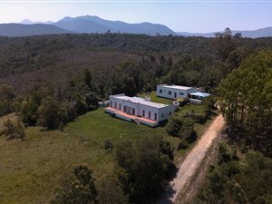 9.7 ha Farm in Sedgefield