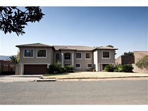 4 Bed House in Overkruin