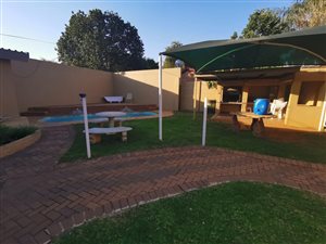 1 Bed Garden Cottage in Sinoville