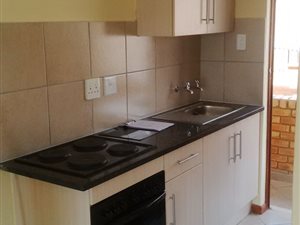 2 Bed Apartment in Olievenhoutbosch