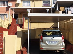 4 Bed House in Longcroft
