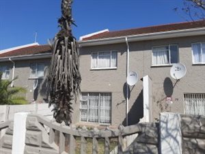 3 Bed Apartment in Amalinda North