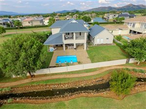 4 Bed House in The Islands Estate