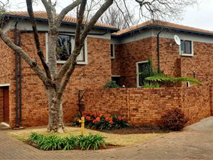 4 Bed Townhouse in Centurion Golf Estate