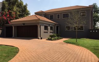 4 Bedroom House in Silver Lakes Golf Estate