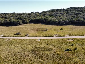787 m² Land available in Kenton-on-Sea