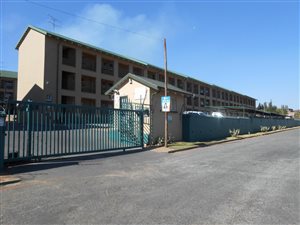 3 Bed Apartment in Krugersdorp Central