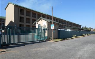 3 Bedroom Apartment in Krugersdorp Central