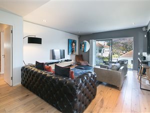 3 Bed Apartment in Higgovale