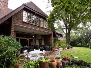 6 Bed House in Kyalami AH
