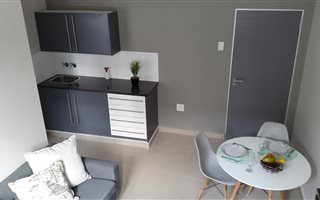 Bachelor apartment in Johannesburg Central and CBD