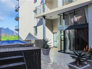 2 Bed Apartment in Hout Bay and surrounds