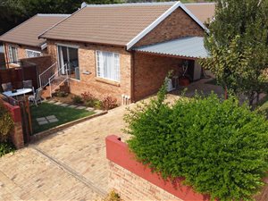2 Bed Townhouse in Honeydew Ridge