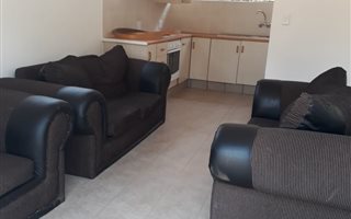 2 Bedroom Garden Cottage in Henley on Klip