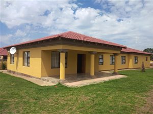 3 Bed House in Steel Park
