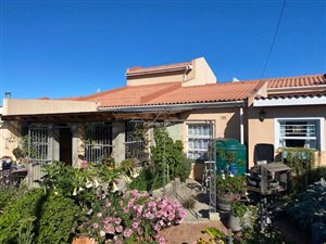 4 Bed House in Lamberts Bay