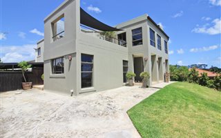 4 Bedroom House in Zeegezicht