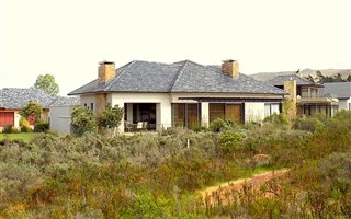 3 Bedroom House in Arabella Country Estate