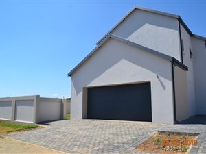 3 Bed Duet in Derdepoort