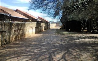 1 Bedroom Apartment in Witpoortjie