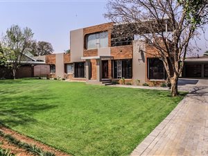 3 Bed House in Van Der Hoff Park
