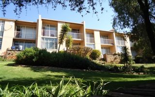 2 Bedroom Townhouse in Florida Hills