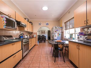 3 Bed House in Kensington B