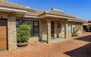 3 Bedroom House in Grimbeek Park