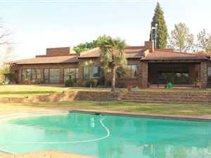 4 Bed House in Kyalami AH